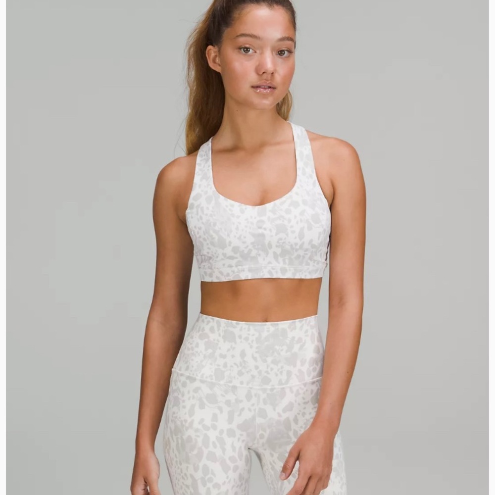Lululemon Free to be Serene Sports Bra